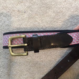 Vineyard vines belt